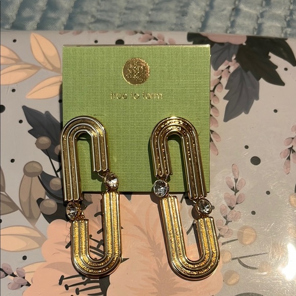 Jewelry - Elegant Gold Earrings with Crystal Accents